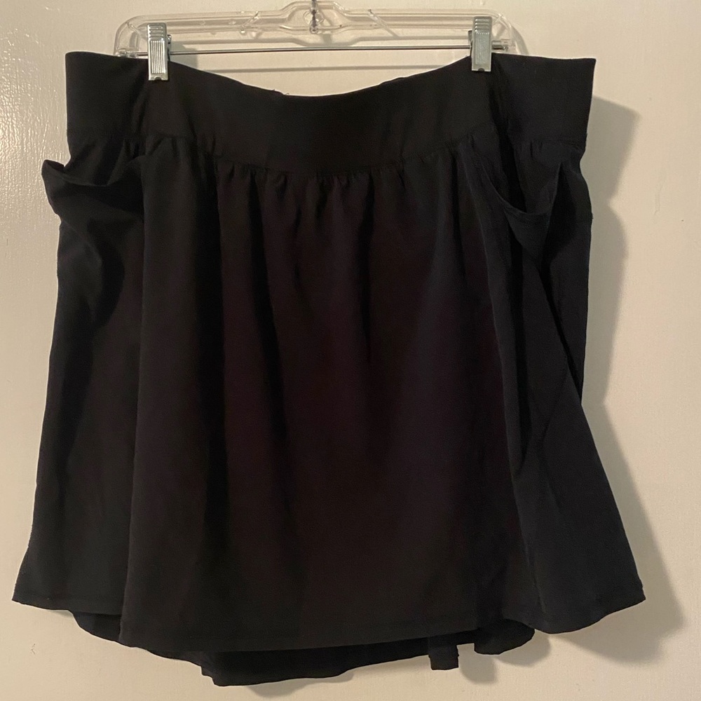 LANE BRYANT LIVI SKORTS